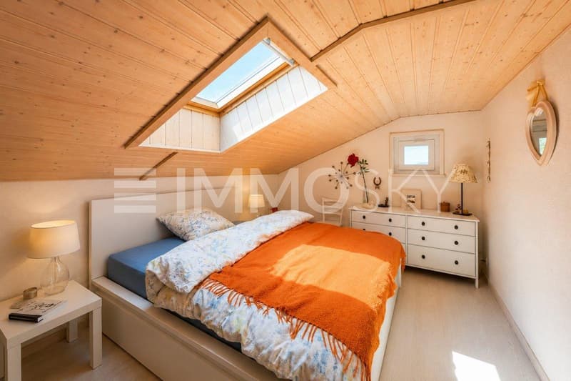 Chambre lumineuse dans les combles