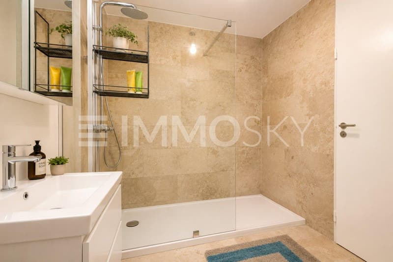 Modernes Badezimmer