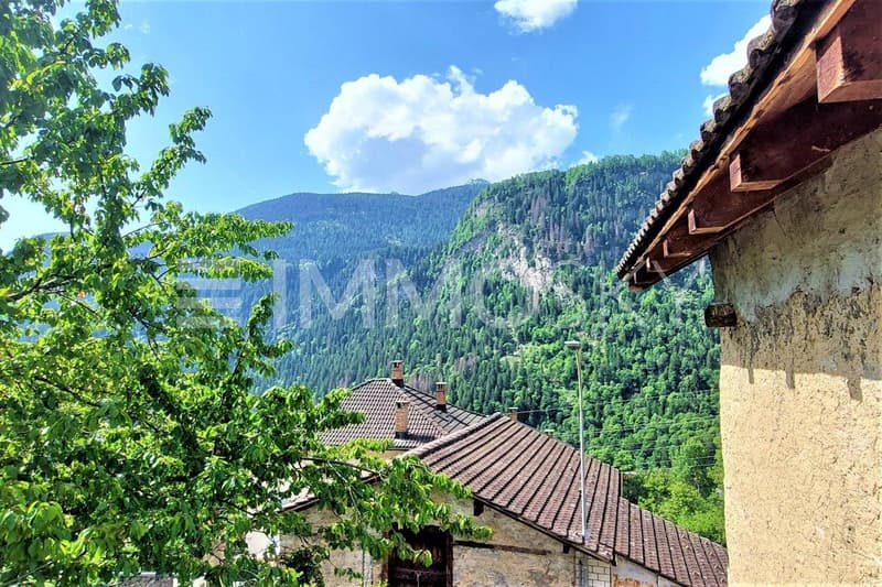 Vista dal giardino