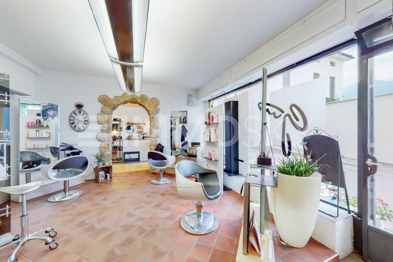 Luminoso salone