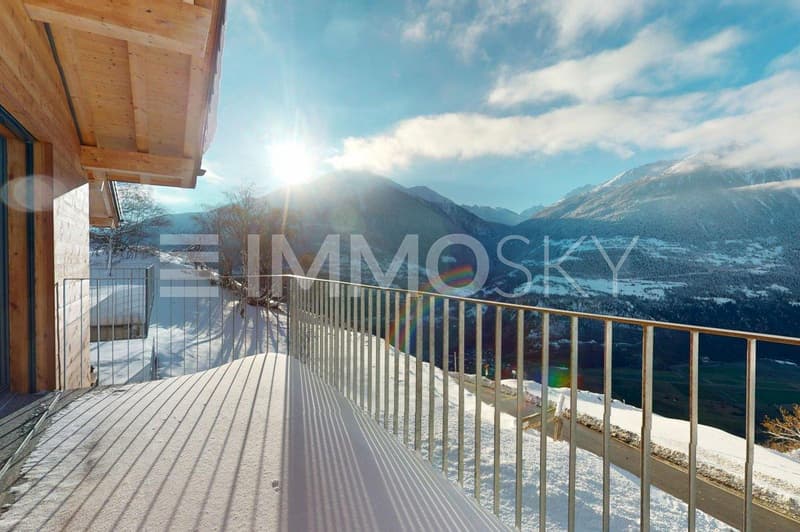 Großer sonniger Balkon
