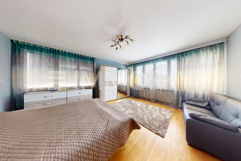 Spacieuse chambre avec accès au balcon