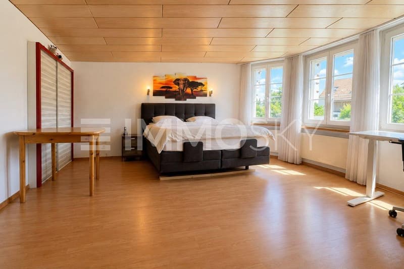 Grosses Eltern-Schlafzimmer