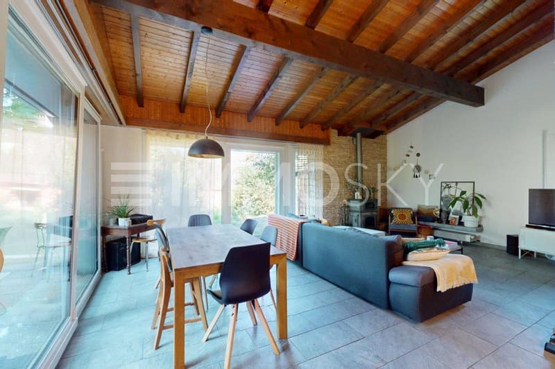 Logement principal - Pièce de vie avec accès à la terrasse