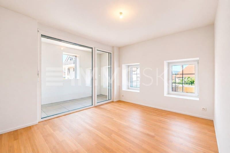 Belle chambre parentale avec salle d'eau privative donnant sur la coursive