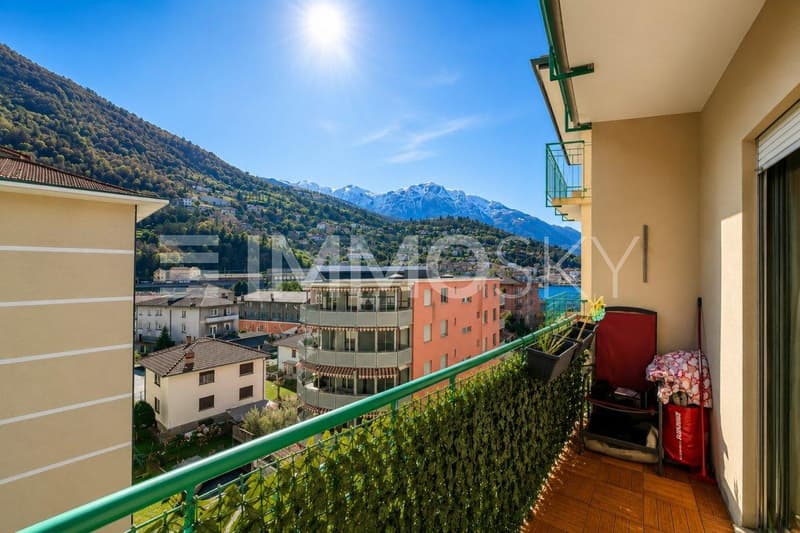 Vista ampia sulla città