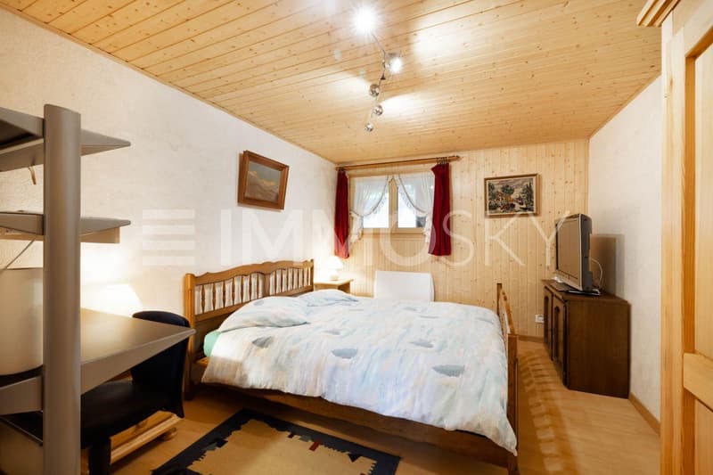 Chambre à coucher spacieuse