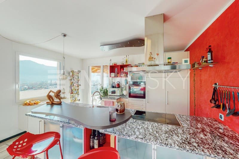 Cucina con accesso al terrazzo