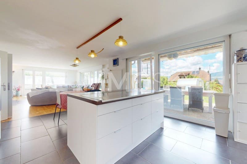 Belle cuisine moderne ouverte