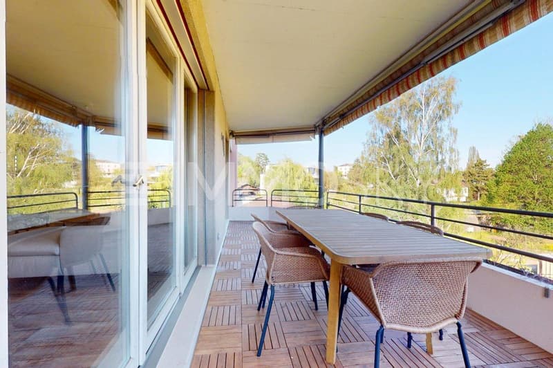 Grand balcon avec beau dégagement