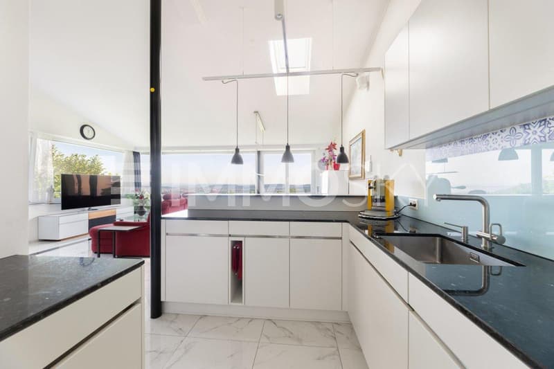 Haus B: Offene Luxus Küche mit viel Stauraum
