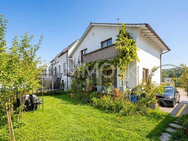 Hausrückseite mit Garten