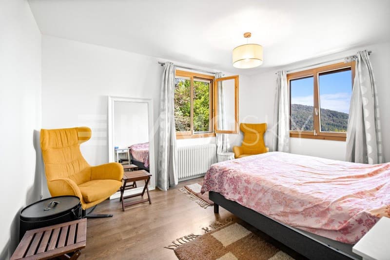 Chambre parentale avec dressing et salle de douche