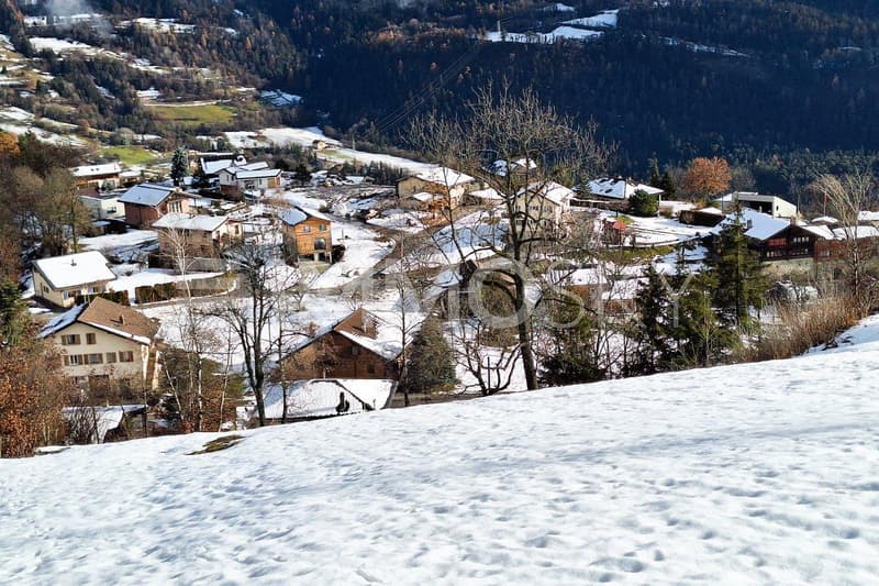 Vue sur le village en aval