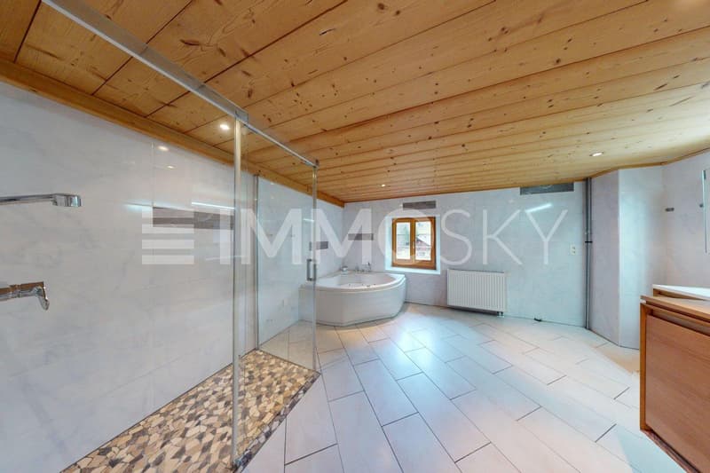 Salle de bains et douche rénovées