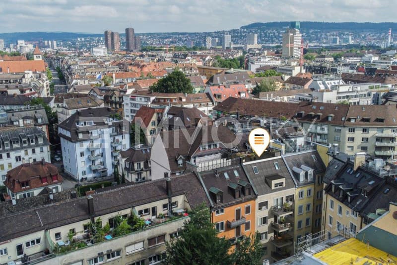 Mitten im Geschehen zu leben mit Dachterrasse ist ein Privileg