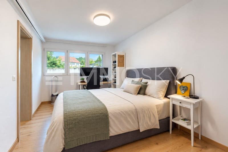 Chambre parentale environ 14 m2 avec salle d'eau privative