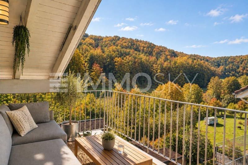 Balcon avec vue sur la forêt