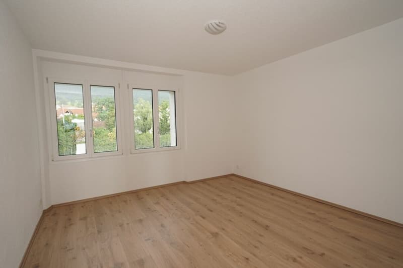 Schlafzimmer 5.5 Zi. Whg. 2.OG