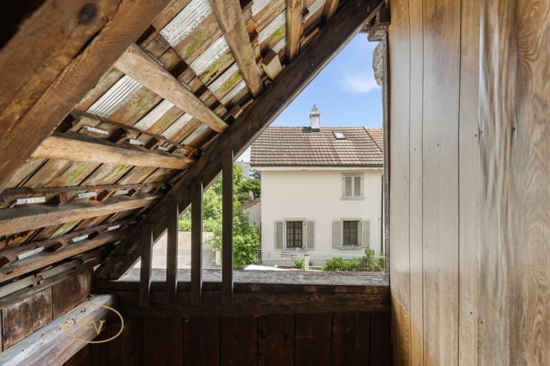 Gedeckte Laube unter dem Satteldach OG
