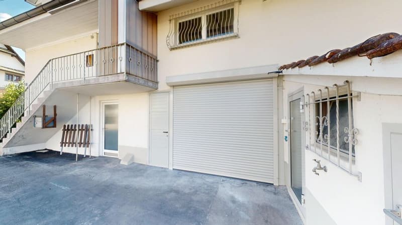 Zufahrt/Garage und 2. Eingang Atelier