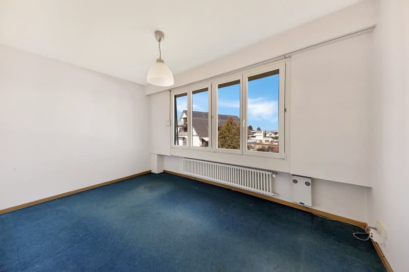 Freistehendes 6.5-Zimmer-Einfamilienhaus an sonniger Südlage auf der Forch (10)