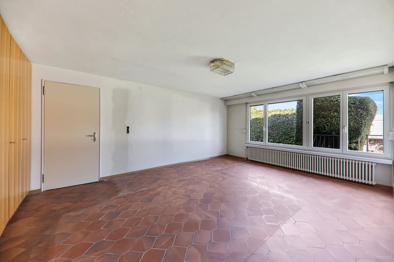 Freistehendes 6.5-Zimmer-Einfamilienhaus an sonniger Südlage auf der Forch (11)