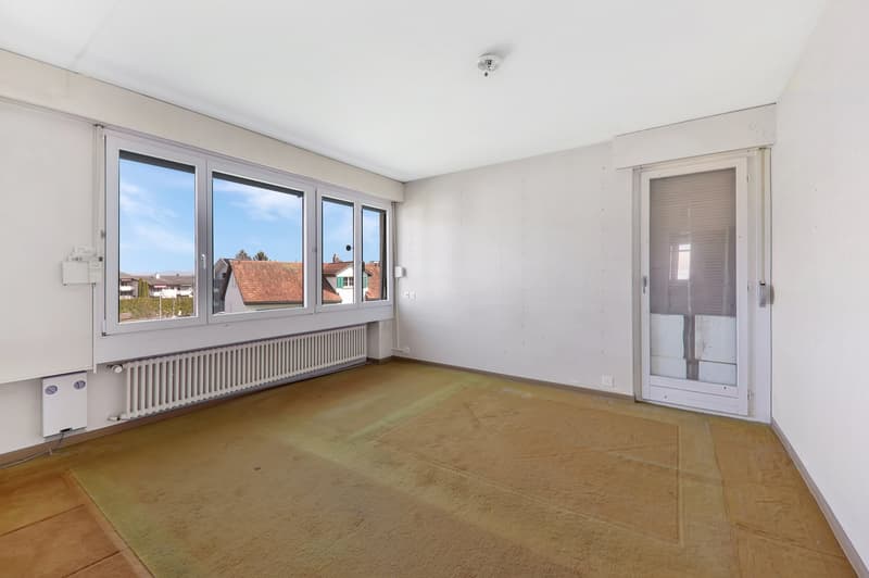 Freistehendes 6.5-Zimmer-Einfamilienhaus an sonniger Südlage auf der Forch (9)