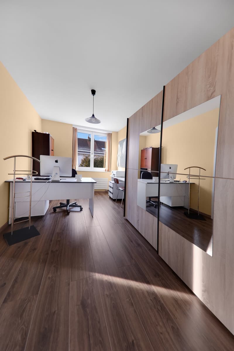 Viel Platz für die ganze Familie: 5 ½-Zimmer-Einfamilienhaus an ruhiger, sonniger Lage (8)