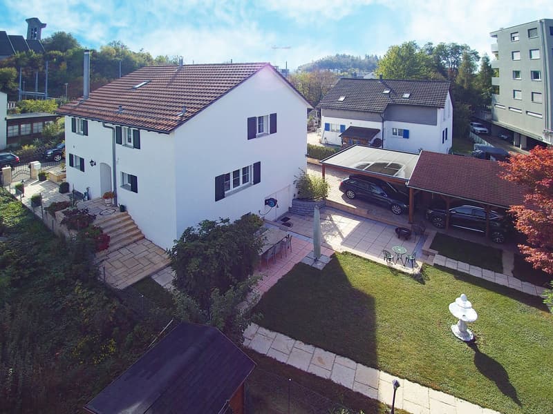 Zentrumsnah wohnen: Freistehendes 6-Zimmer-Einfamilienhaus in Effretikon (1)