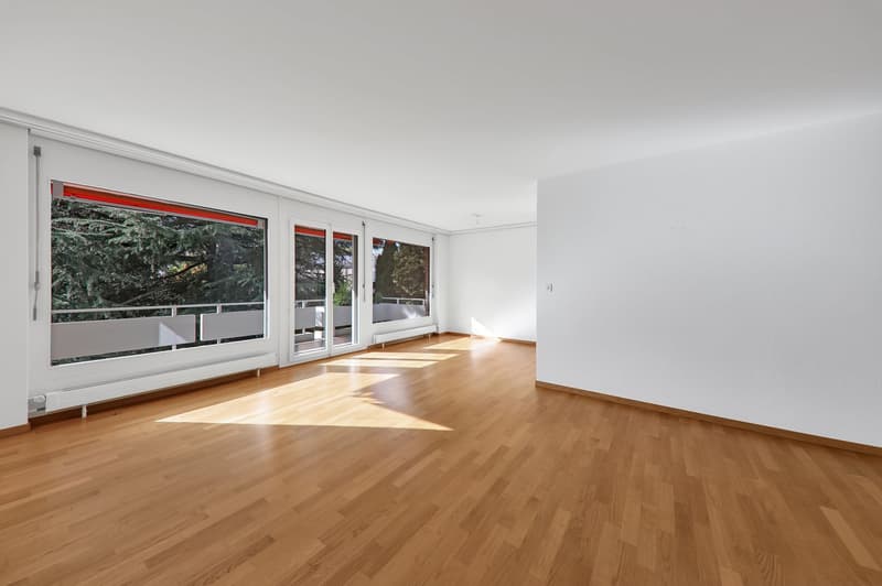 Ruhige 4.5-Zimmerwohnung mit grossem Balkon in Egg – alles in Gehdistanz (2)