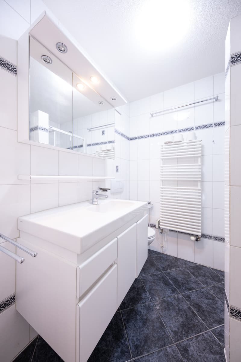 Zwei Balkone, Bastelraum und Seesicht: 5.5-Zimmerwohnung in Maur (9)