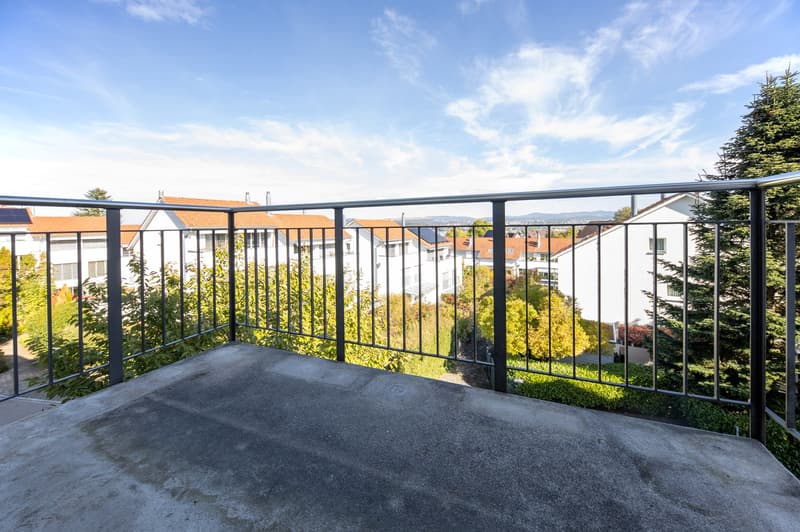 Zwei Balkone, Bastelraum und Seesicht: 5.5-Zimmerwohnung in Maur (12)
