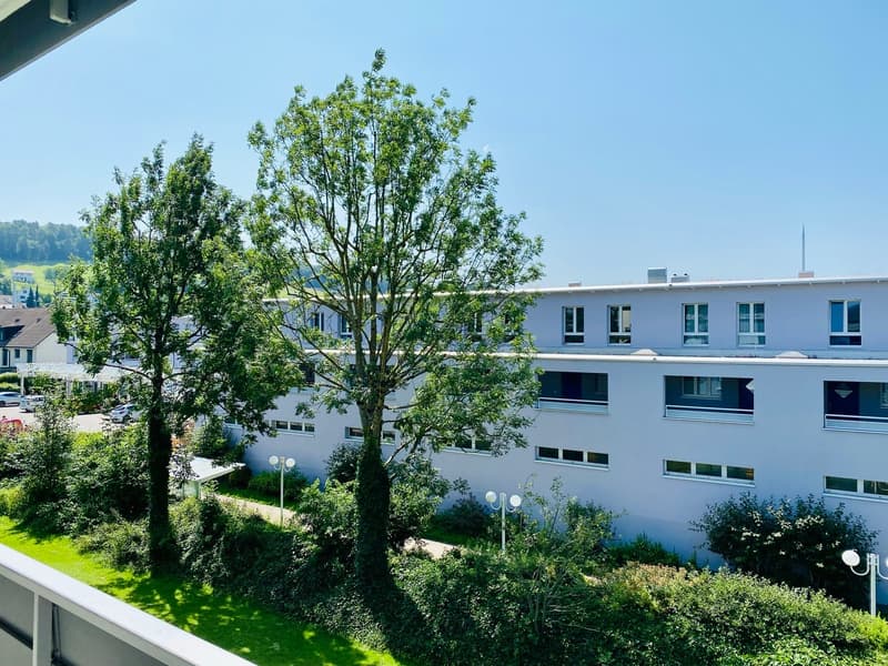 Helle 3-Zimmer-Wohnung mit Balkon beim Bahnhof-Bonstetten (8)
