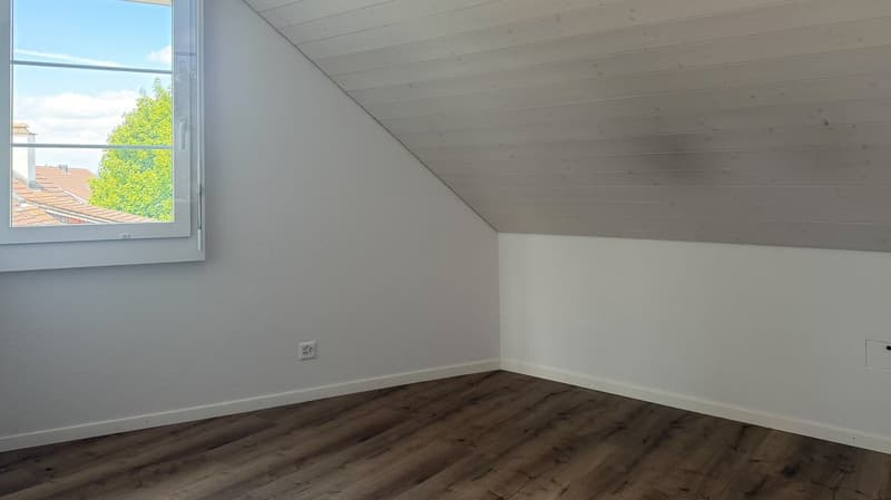 Sanierte 5- Zimmer-Maisonette- Wohnung mit Balkon in Bonstetten (15)