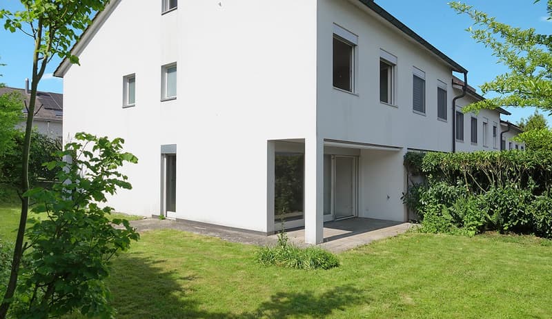 Familienidylle direkt an der Grünzone! (2)