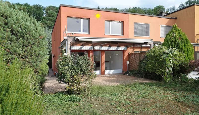 Eckhaus – sonniges Familienparadies mit grossem Garten und verglaster Pergola! (1)