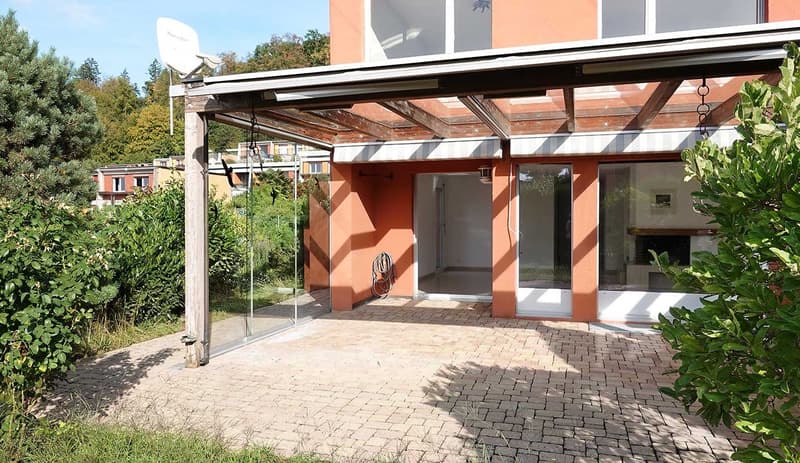 Eckhaus – sonniges Familienparadies mit grossem Garten und verglaster Pergola! (2)