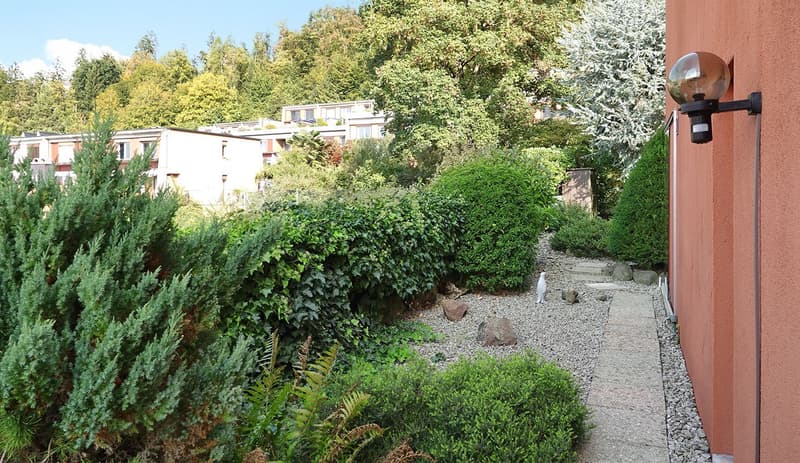 Eckhaus – sonniges Familienparadies mit grossem Garten und verglaster Pergola! (3)