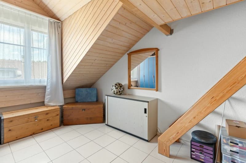 Kinderzimmer mit Schlafbühne im DG