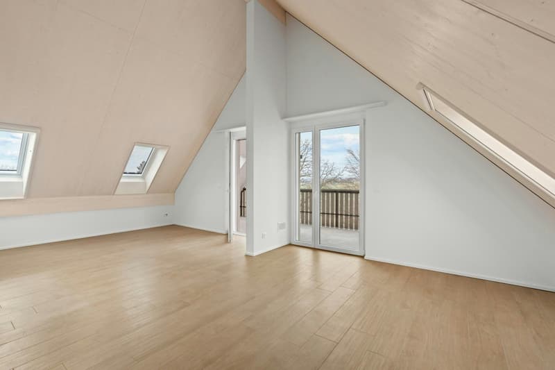 Geöffnetes Zimmer DG