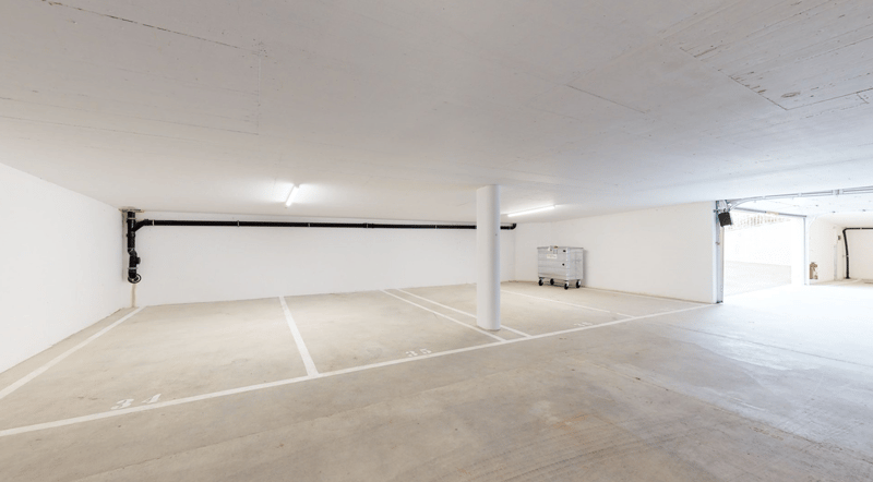 Garagen Parkplatz (auch mit E-Ladestation) (2)