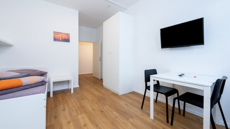 Z 3 / Vollausgerüstetes, möbliertes WG-Zimmer mit / TV / Internet (3)