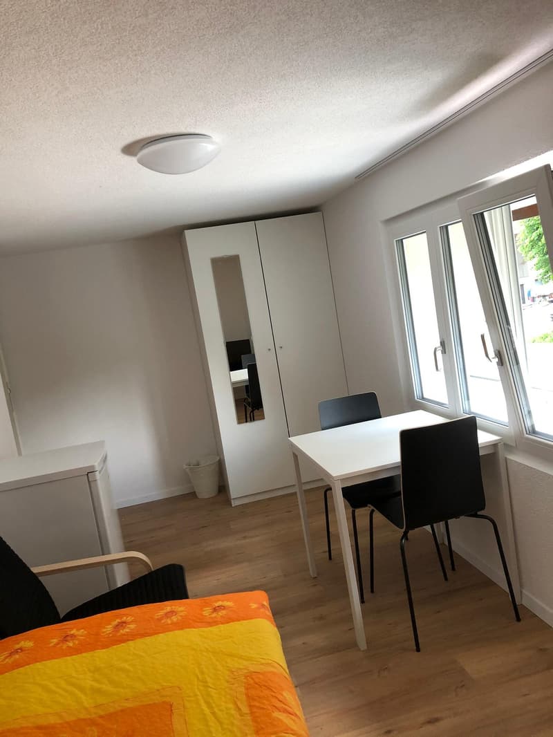 Z 506 / Vollausgerüstetes, möbliertes WG-Zimmer mit TV / Internet (1)