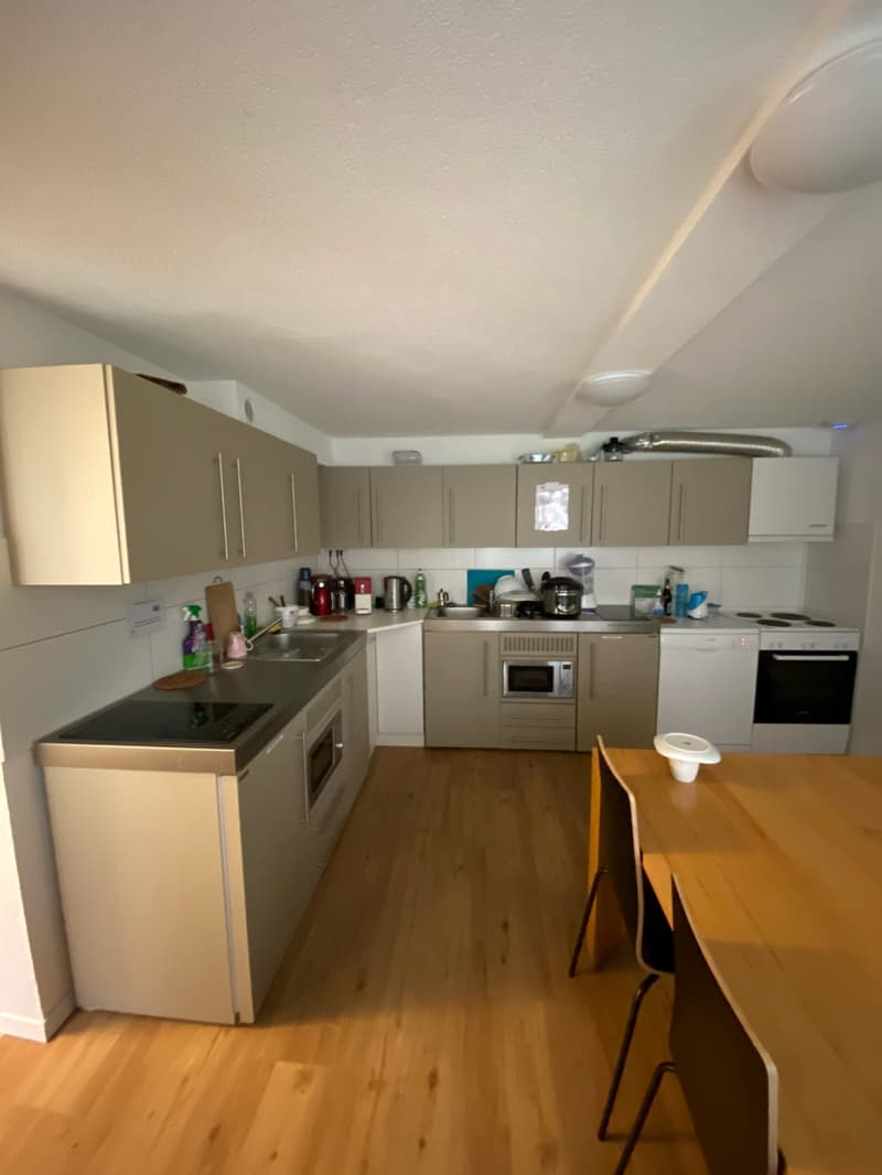 Z 506 / Vollausgerüstetes, möbliertes WG-Zimmer mit TV / Internet (8)