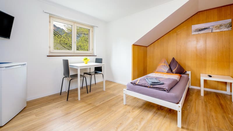 Z 22 / Möbliertes WG-Zimmer in zentraler Lage von Altdorf (2)