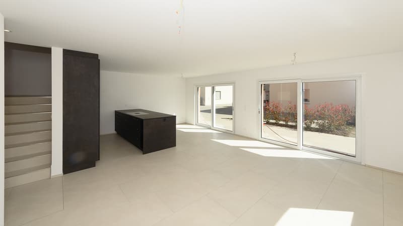Wohnraum mit Küche und Sitzplatz
