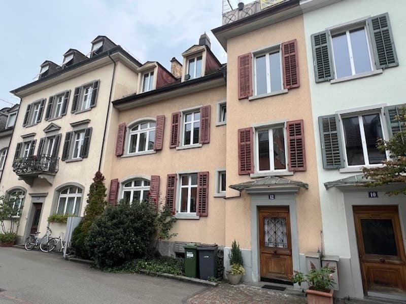 Befristet: Charmante 3-Zimmer-Altbauwohnung im Zürcher Seefeld (1)