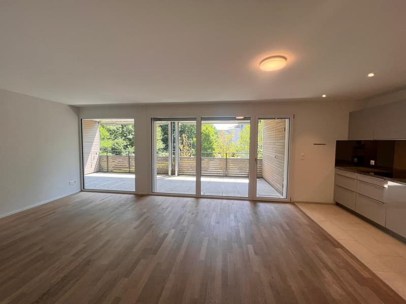 Moderne 2.5-Zimmer-Wohnung an zentraler Lage in Seon (3)