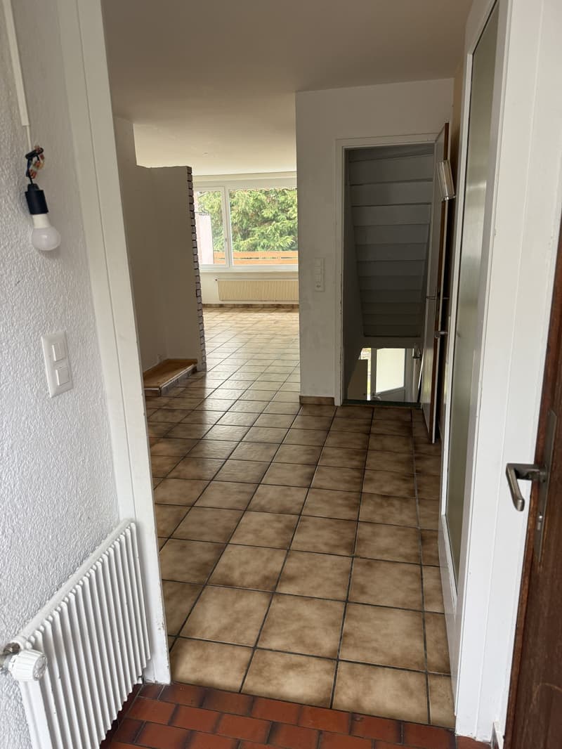 Charmantes 5.5-Zimmer-Reihenhaus in ruhiger Lage von Ittigen (5)